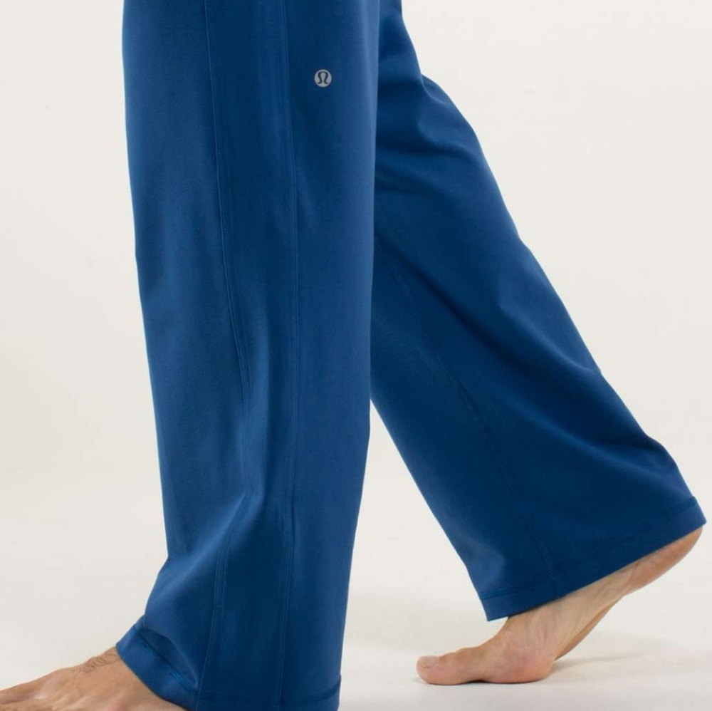 Lululemon 'Kung Fu pant' is a High waisted joggers
